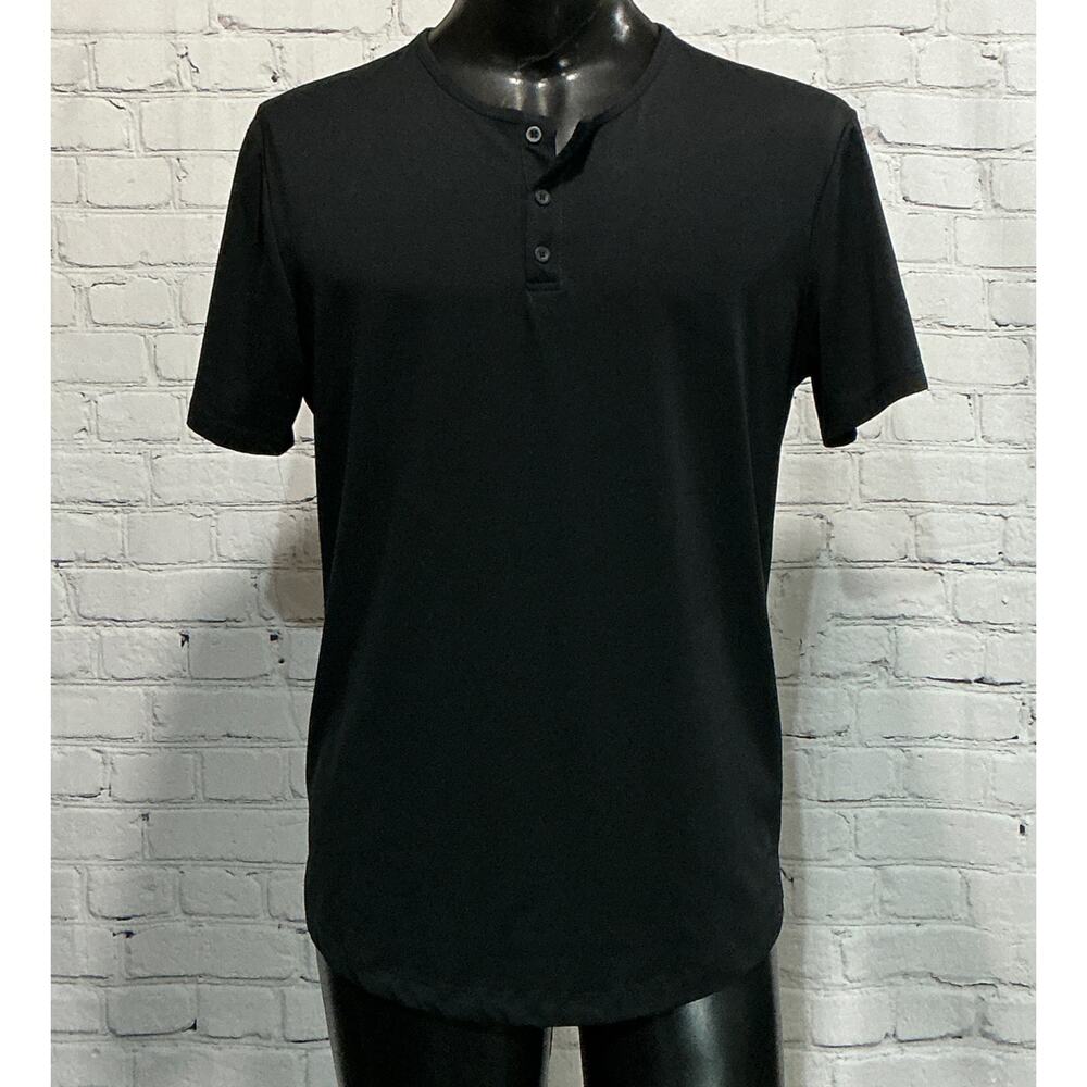 Cuts Men’s Black AO Henley Curve-Hem Tee (Size L)
